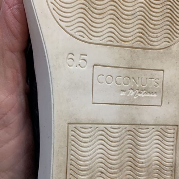 Coconuts by Matisse Size 6.5 black booties - Picture 9 of 9